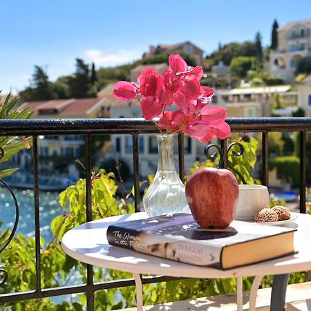 Villa Ireni Waterfont Фискардон Экстерьер фото