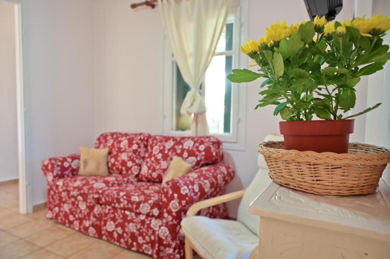 Villa Ireni Waterfont Фискардон Экстерьер фото